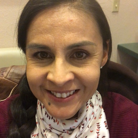 Meet your Posher, Lori - Picture 1 of 1